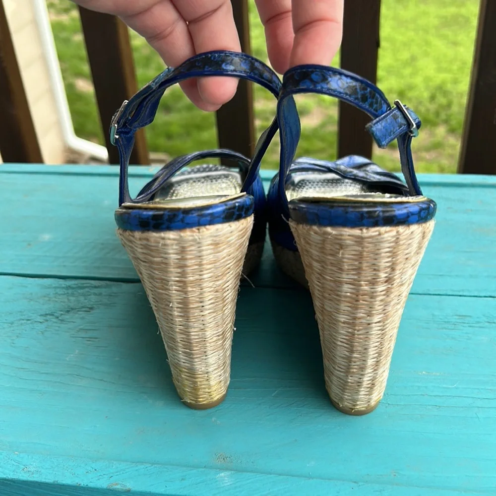 WHBM Ladies 7.5 Sophie Blue Peep Toe Wedge Shoe
